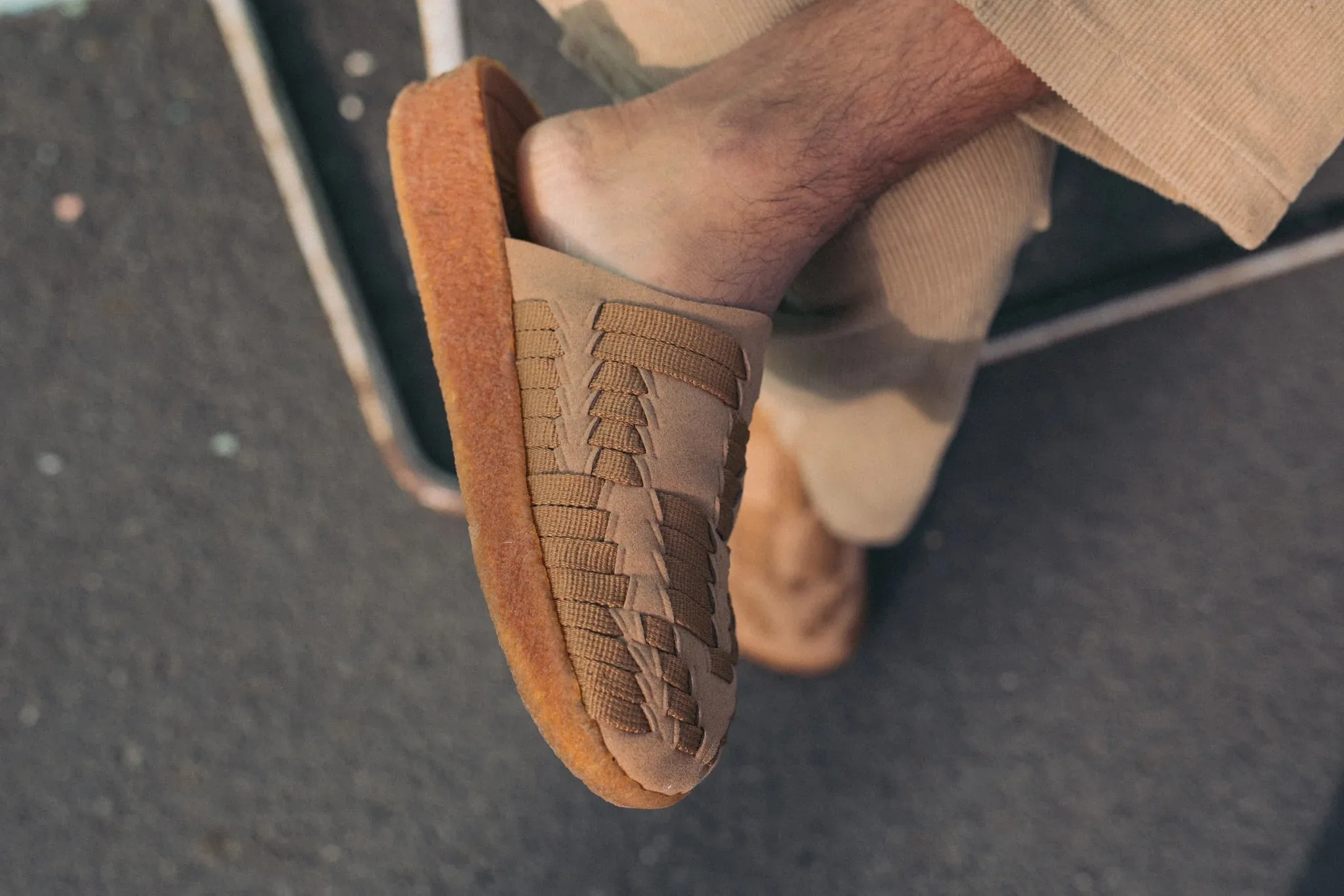 Thunderbird Slide /  Vegan Leather Walnut / Tan